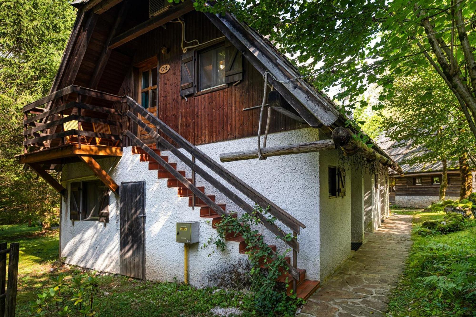 Pristava Lepena Village ภายนอก รูปภาพ