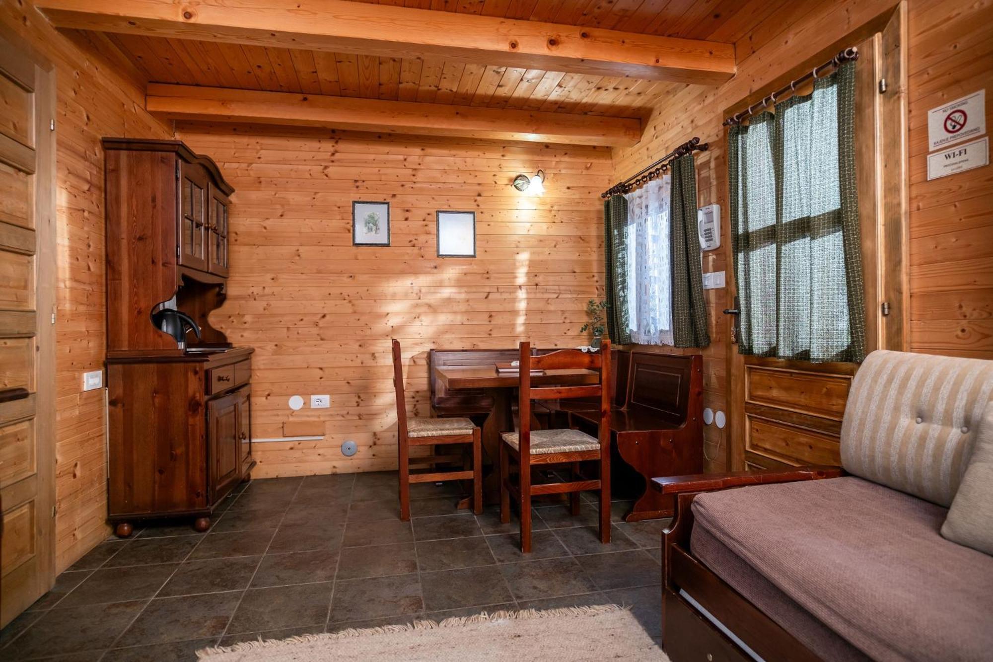 Pristava Lepena Village ภายนอก รูปภาพ
